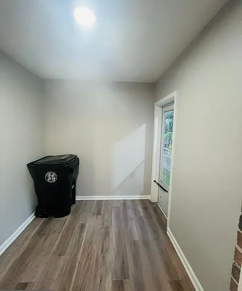 1516 Becklow Ave — Photo 6