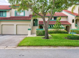8 Lexington Ln E APT B, Palm Beach Gardens, FL 33418