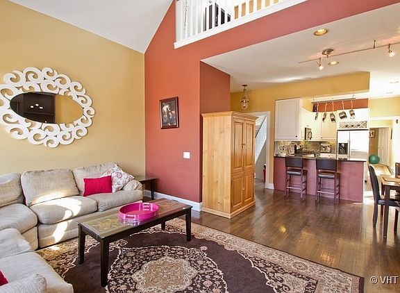 4th image of 2645 N Southport Ave #3