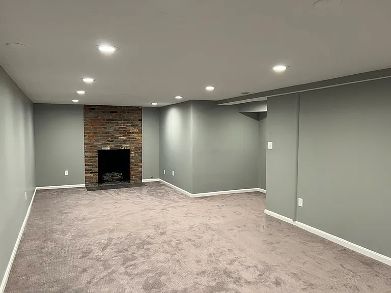 1502 Lynn Way — Photo 32