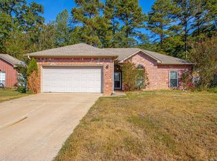 1210 Ridgecrest Dr, Benton, AR 72015