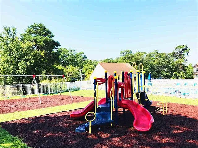 2400 Bayberry Ct — Photo 13