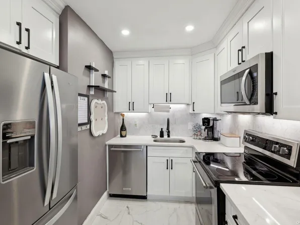 162-11 9th Avenue #9D, Beechhurst, NY 11357