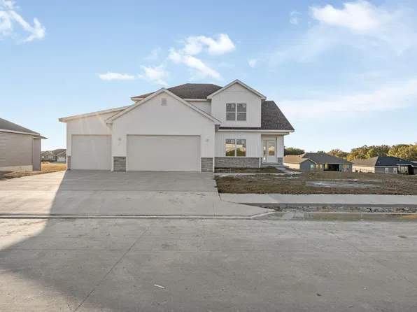 2467 Fox Hollow Dr, Boonville, MO 65233