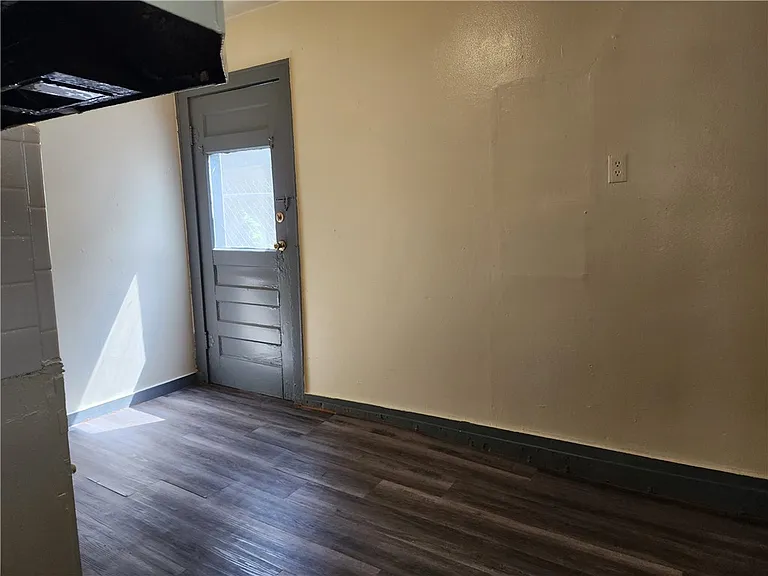 309 Indiana Ave — Photo 7