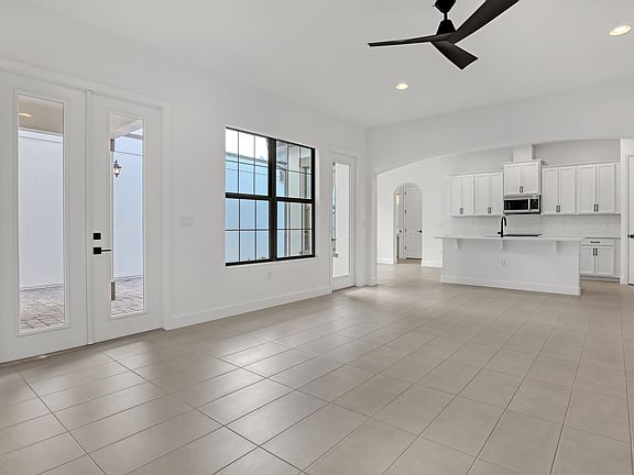 4th image of 2238 Salew St