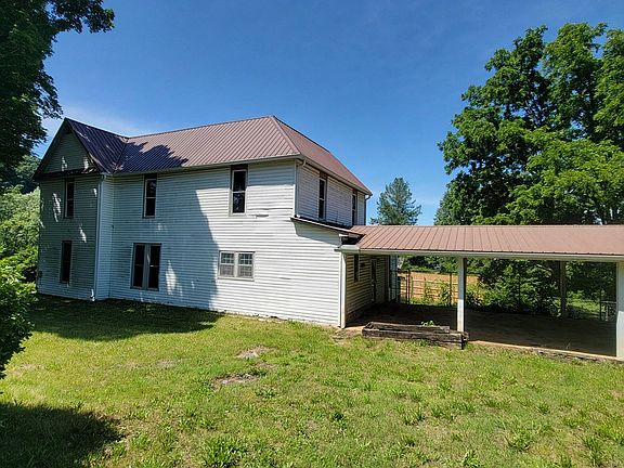 3rd image of 504 Evans St