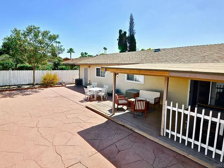 5574 Camber Dr — Photo 21