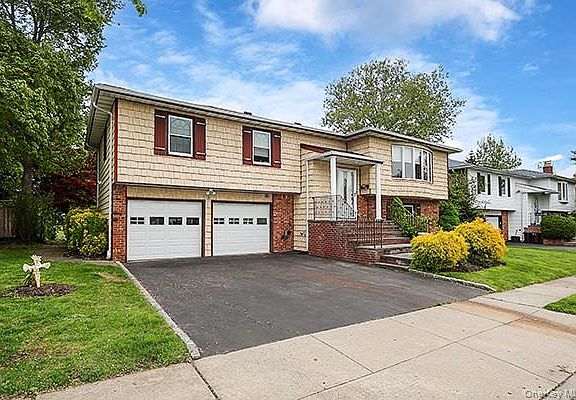 2nd image of 8 Broadfield Place