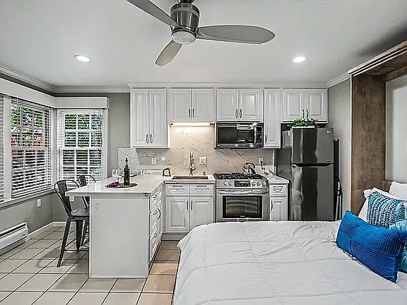 615 Empey Way — Photo 2