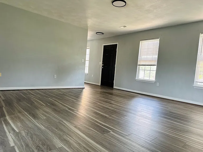 4826 Golfview Dr NE — Photo 10