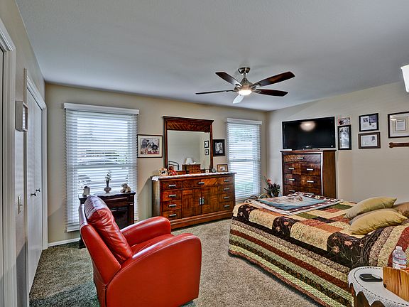 5th image of 10113 W Highwood Ln
