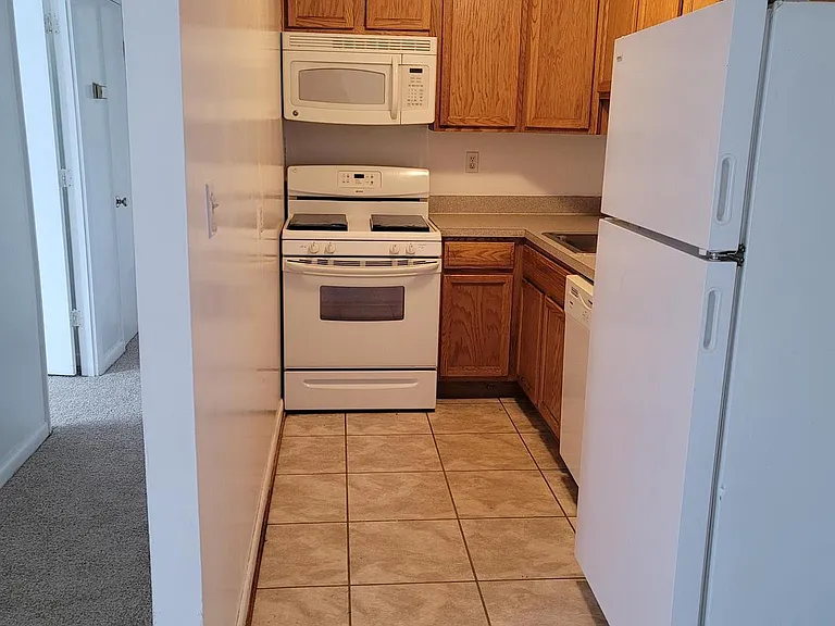625 A Chesapeake St SE #205 — Photo 5