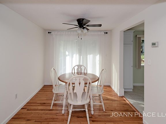 4th image of 9948 Joanne Pl