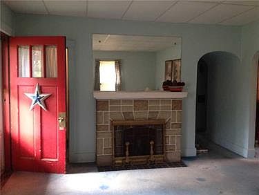 2nd image of 1410 Middle Rd