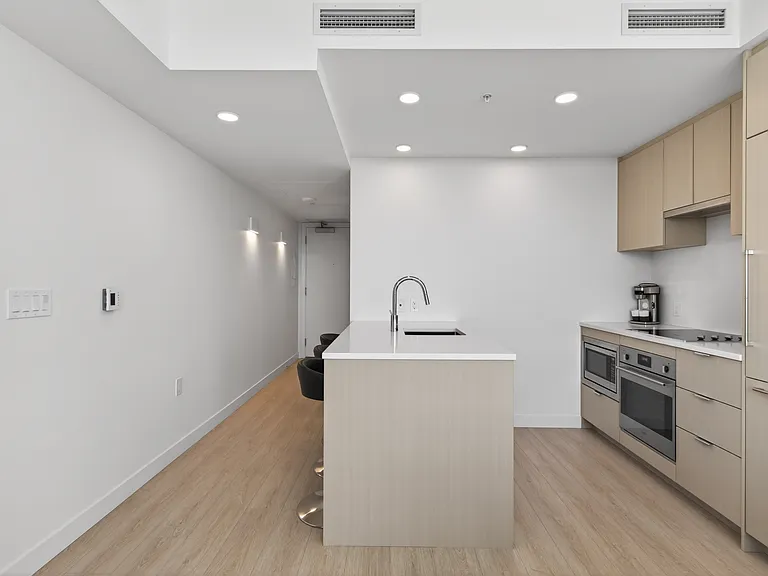 107a Ave — Photo 5