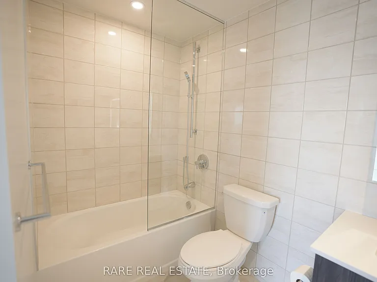 8 Cumberland St #2502 — Photo 13