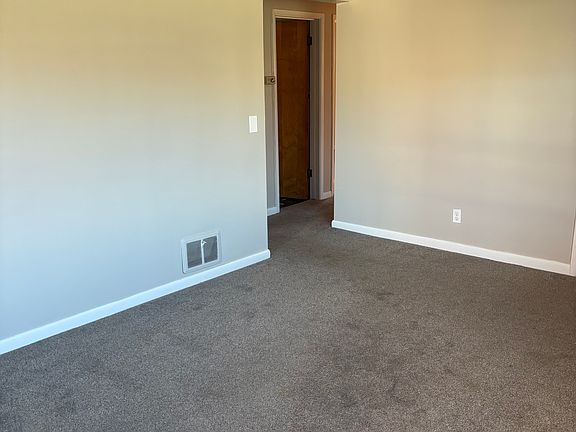 5th image of 3638 Castlewood Ln