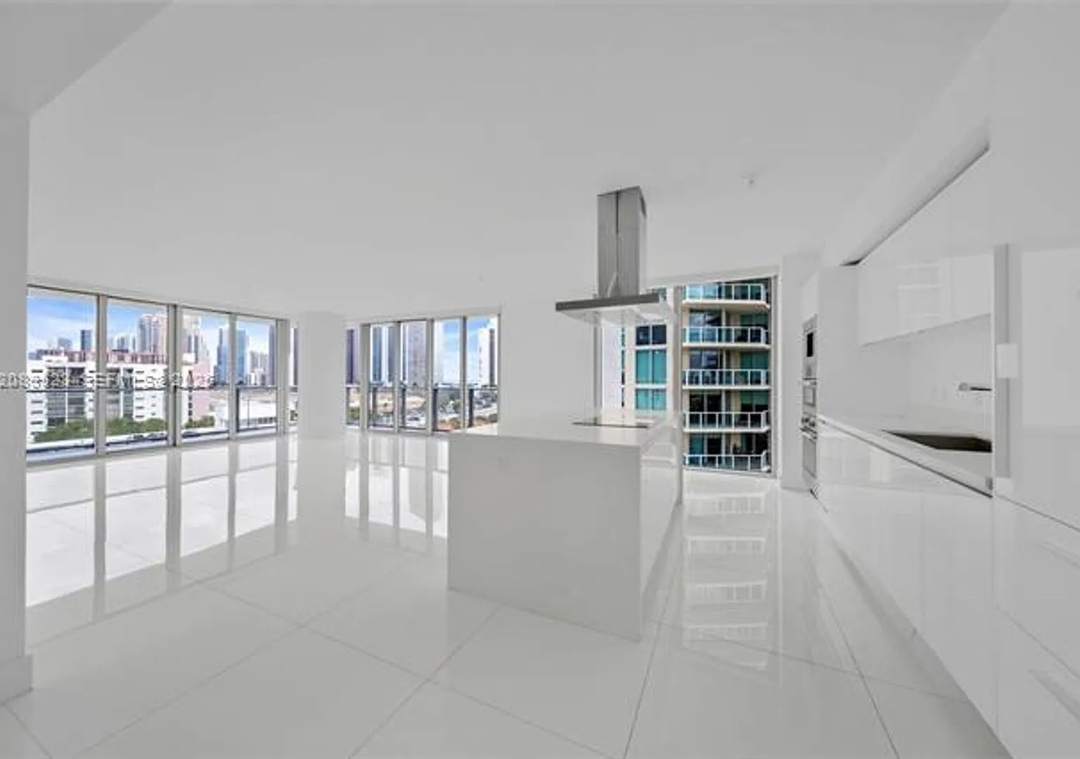 300 Sunny Isles Blvd cu-4-701, Sunny Isles Beach, FL 33160 — Photo 2