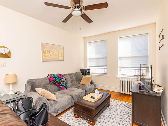 3rd image of 4008 N Wolcott Ave #3