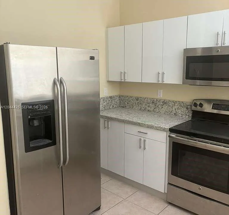 1663 SE 27th Dr #207
