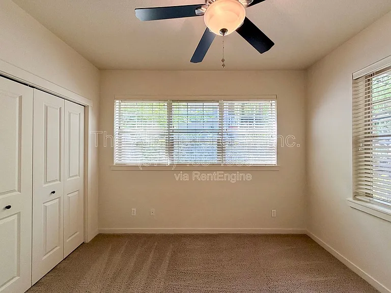 657 NE Garswood Ln — Photo 16