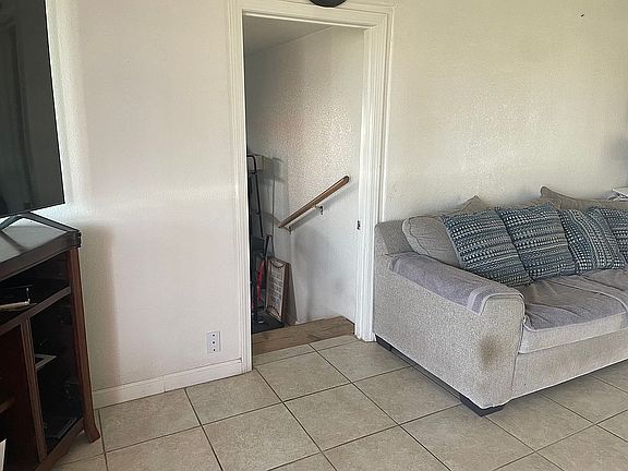 stairs (3) to bonus room