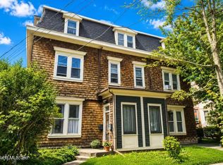 9-11 Saint Marks Pl, Staten Island, NY 10301