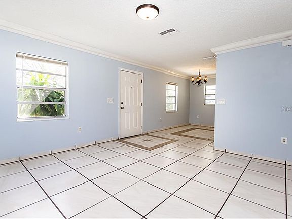 3rd image of 1052 Edith Ave