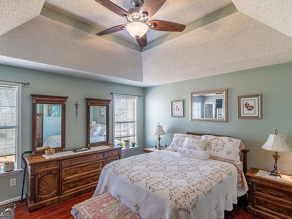 5th image of 100 Azalea Dr