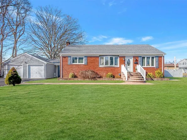 53 Liberty Street, Deer Park, NY 11729