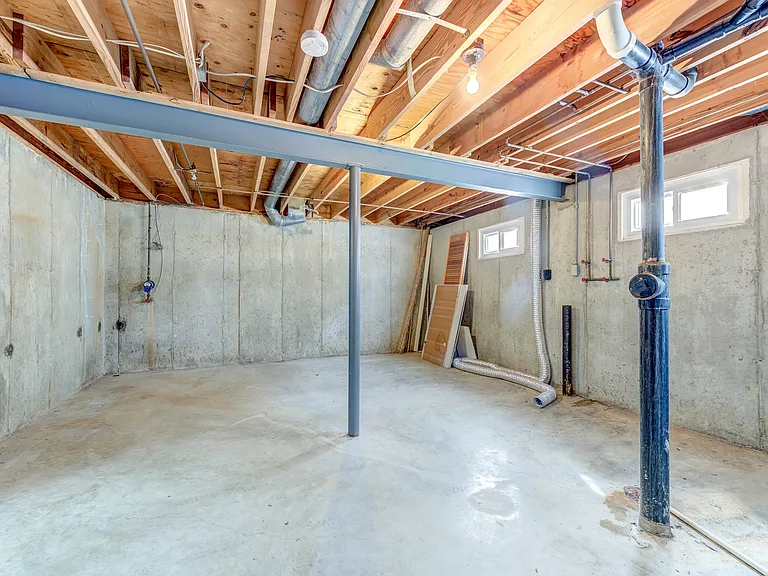 15481 Duxbury Way — Photo 36