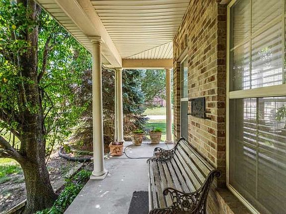 3rd image of 1508 Waterford Pl