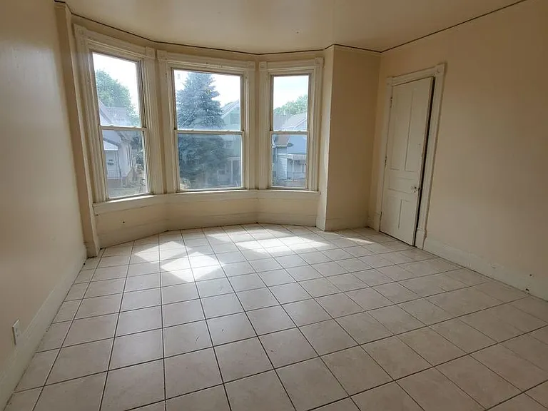 1426-1436 S 31st St. (6 unit) — Photo 2