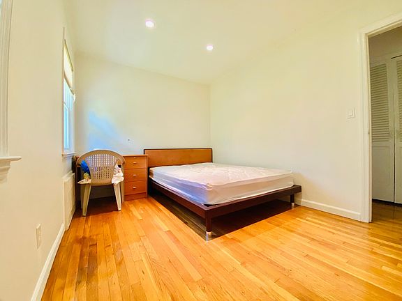 5th image of 2267 E 66th St