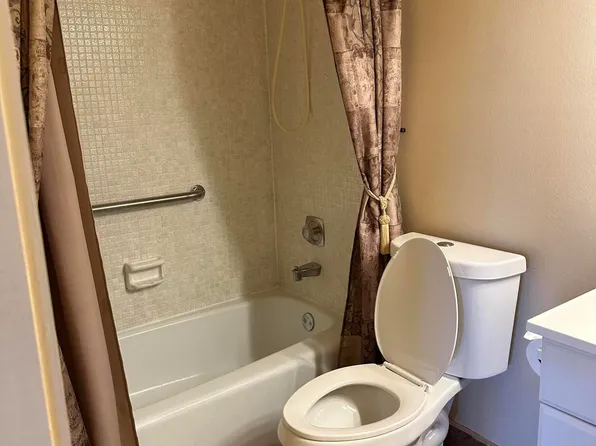1157 S Drive Circle #B, Delray Beach, FL 33445