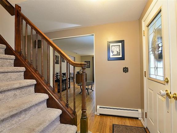 4th image of 105 Tanglewood Dr