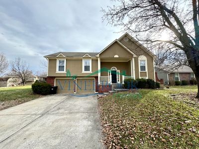 2129 Sunset Cir, Pleasant Hill, MO, 64080