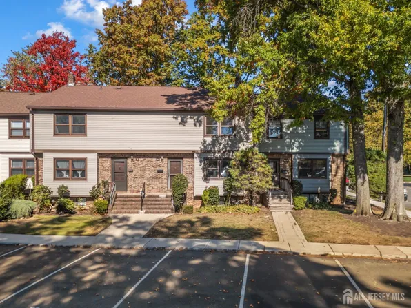 62 Highview Dr, Woodbridge, NJ 07095