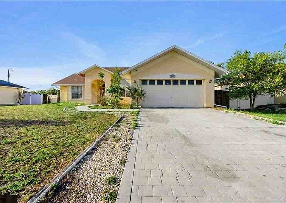 1st image of 706 SW 11th Ter