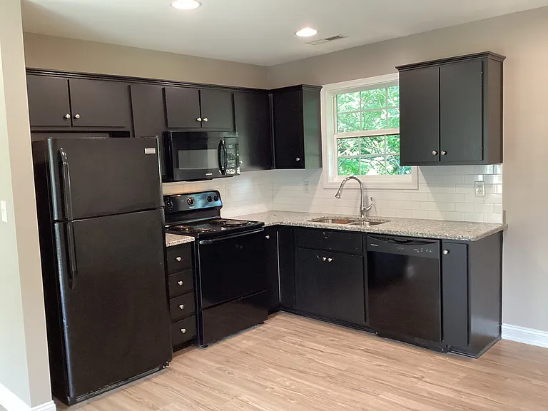 724 E 11th Ave #5 — Photo 2