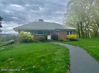 380 Smith Hill Rd, Troy, NY 12180