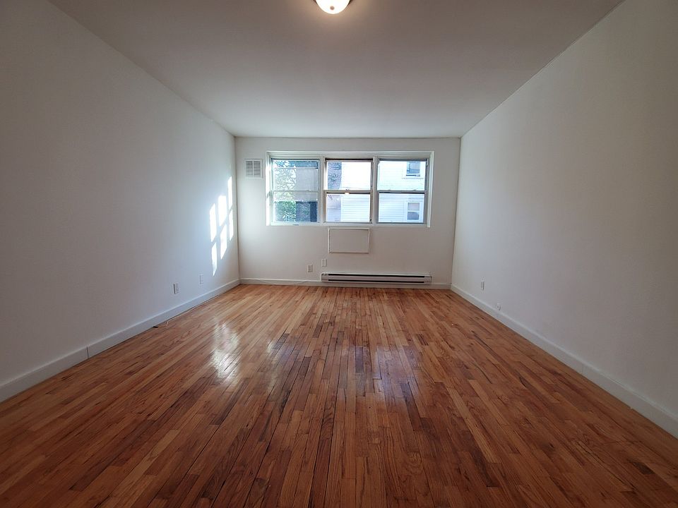 2nd image of 590 Bergen Ave #16E