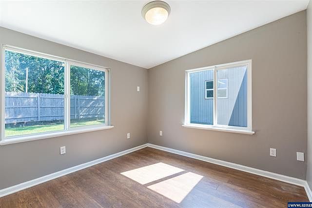 2nd image of 860 Wagon Wheel Dr