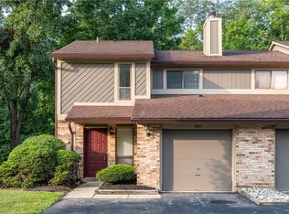 696 Hidden Valley Ct, Fairborn, OH 45324
