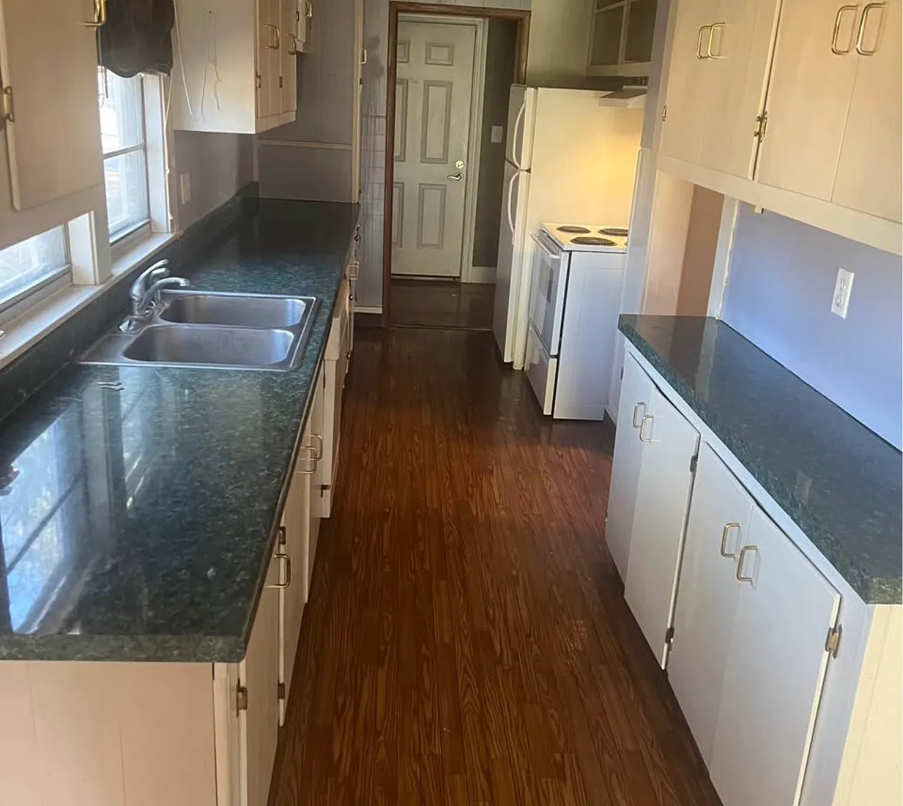 3 bed, 1609 sqft, $900 — Photo 2