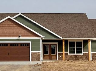 848 Sycamore Rd, Carbondale, IL 62901