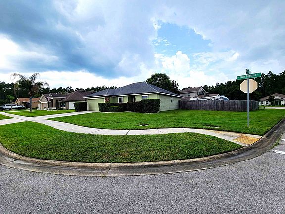 3rd image of 443 W New England Dr