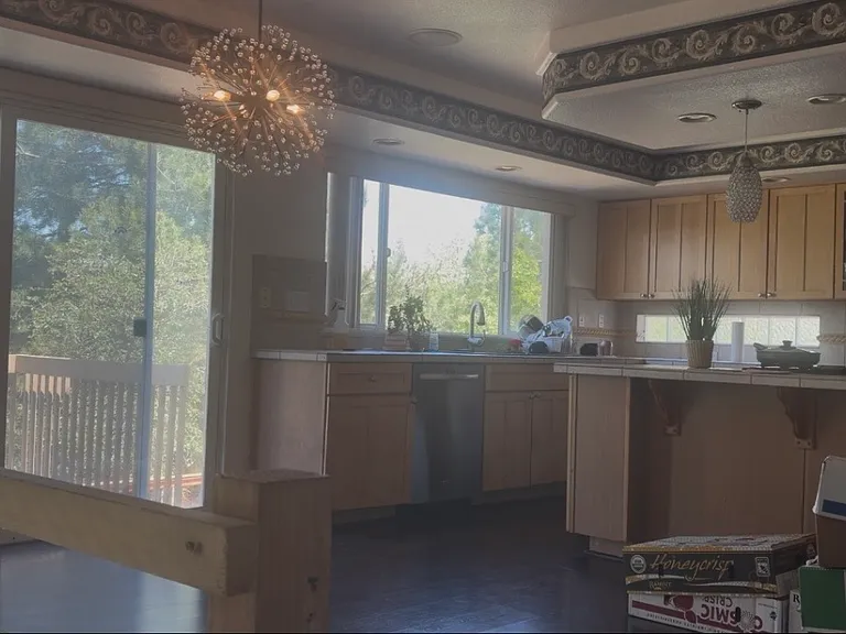 10105 Charissglen Ln — Photo 5