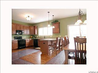 3rd image of 10287 Red Rose Dr